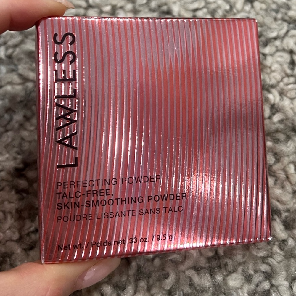 BRAND NEW lawless powder light medium